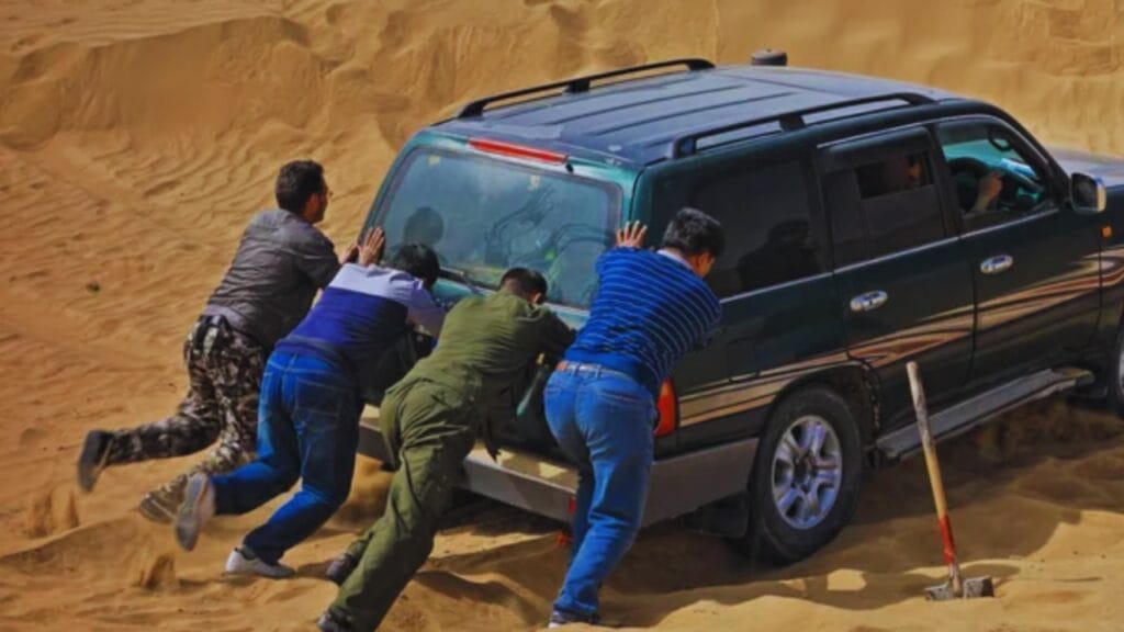 Stranded? An Insider's Guide to UAE Desert Rescue Services and Tips